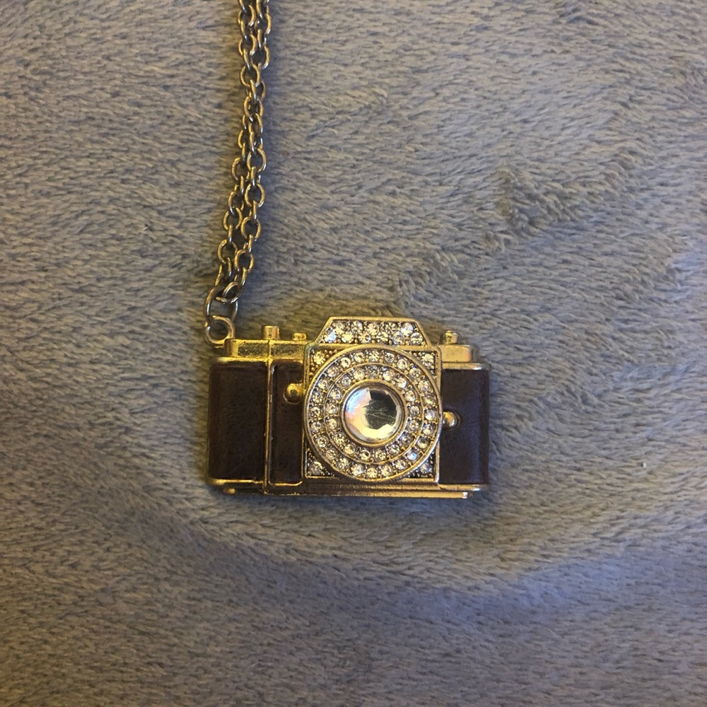 Cute camera necklace!